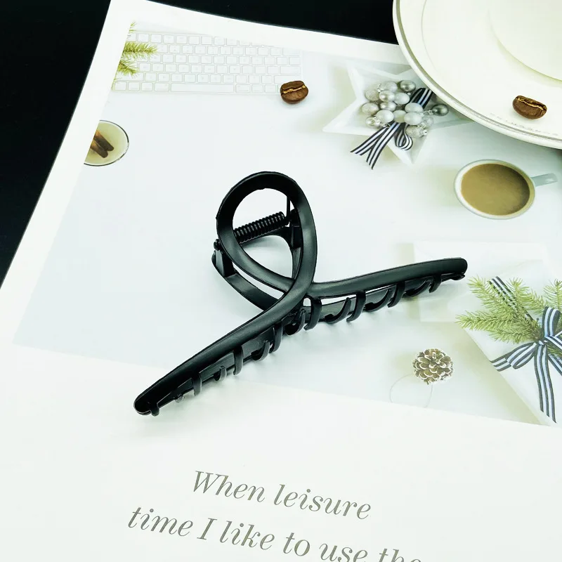 Simple black Claw Crab Elegant Girls metal grabbing clip headdress female Ponytail Claw Clip Hair Jewelry Ornament accessory
