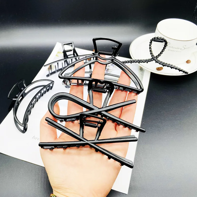 Simple black Claw Crab Elegant Girls metal grabbing clip headdress female Ponytail Claw Clip Hair Jewelry Ornament accessory