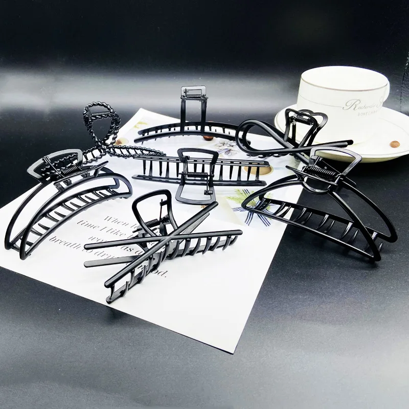 Simple black Claw Crab Elegant Girls metal grabbing clip headdress female Ponytail Claw Clip Hair Jewelry Ornament accessory