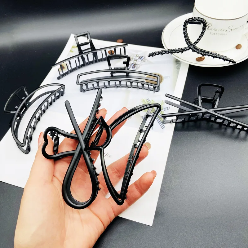 Simple black Claw Crab Elegant Girls metal grabbing clip headdress female Ponytail Claw Clip Hair Jewelry Ornament accessory