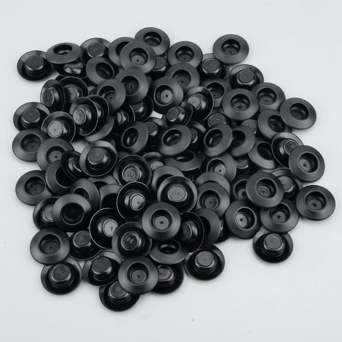 100pcs/Set Black 1/2" Hole Flush Mount Plastic Body & Sheet Metal Plug Button Fit for Auveco 11746 14 to 26 Gauge Material