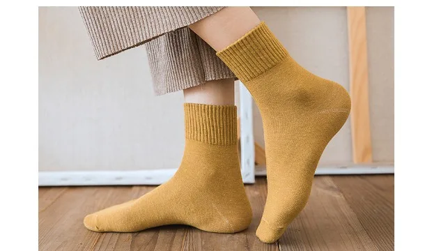 Cotton Women Short Socks Solid Young Casual Fashion Soft Elastic Endurable Breathable Crew Harajuku Socks Girl 4 Seasons