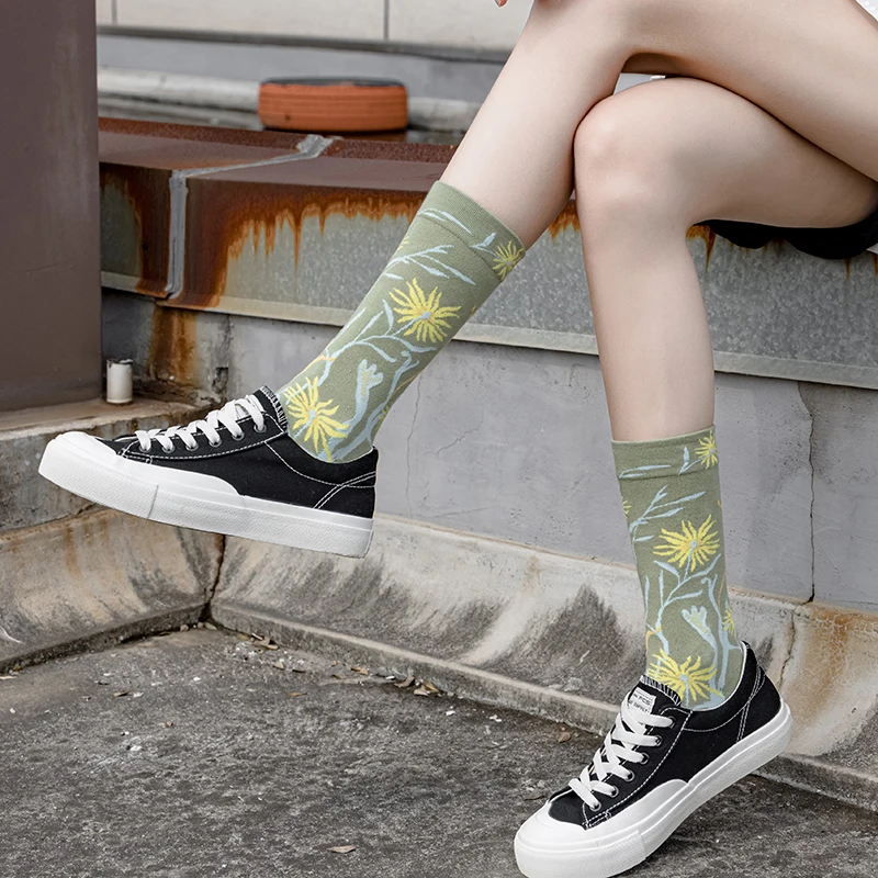 Qisin 1Pairs Women Sock Cartoon Print Creative Fashion Personalized Novelty Men Women Socks Winter Warm Comfortable Cotton Socks