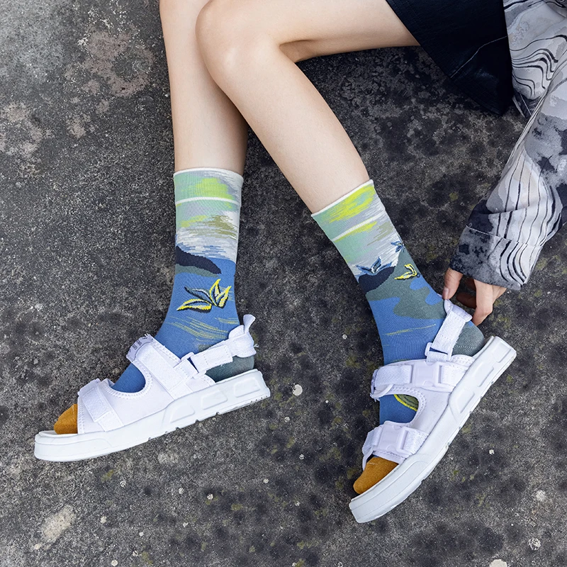 Qisin 1Pairs Women Sock Cartoon Print Creative Fashion Personalized Novelty Men Women Socks Winter Warm Comfortable Cotton Socks