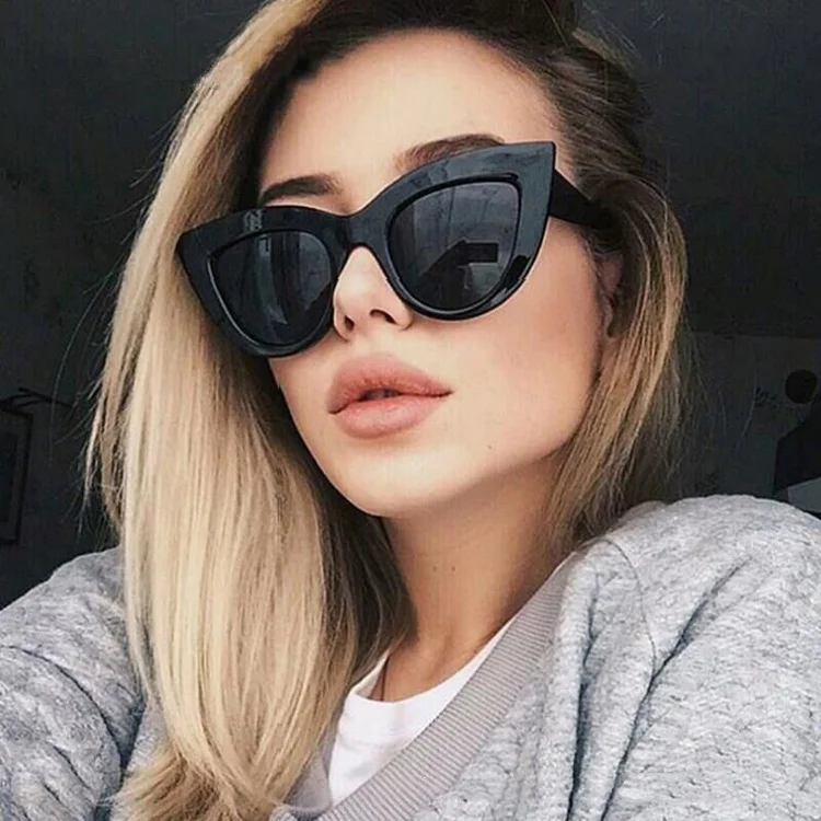 Vintage Cat Eye Sunglasses Woman Retro Brand Cateye Shades Sun Glasses Gradient Mirror Plastic Frame Designer Oculos De Sol