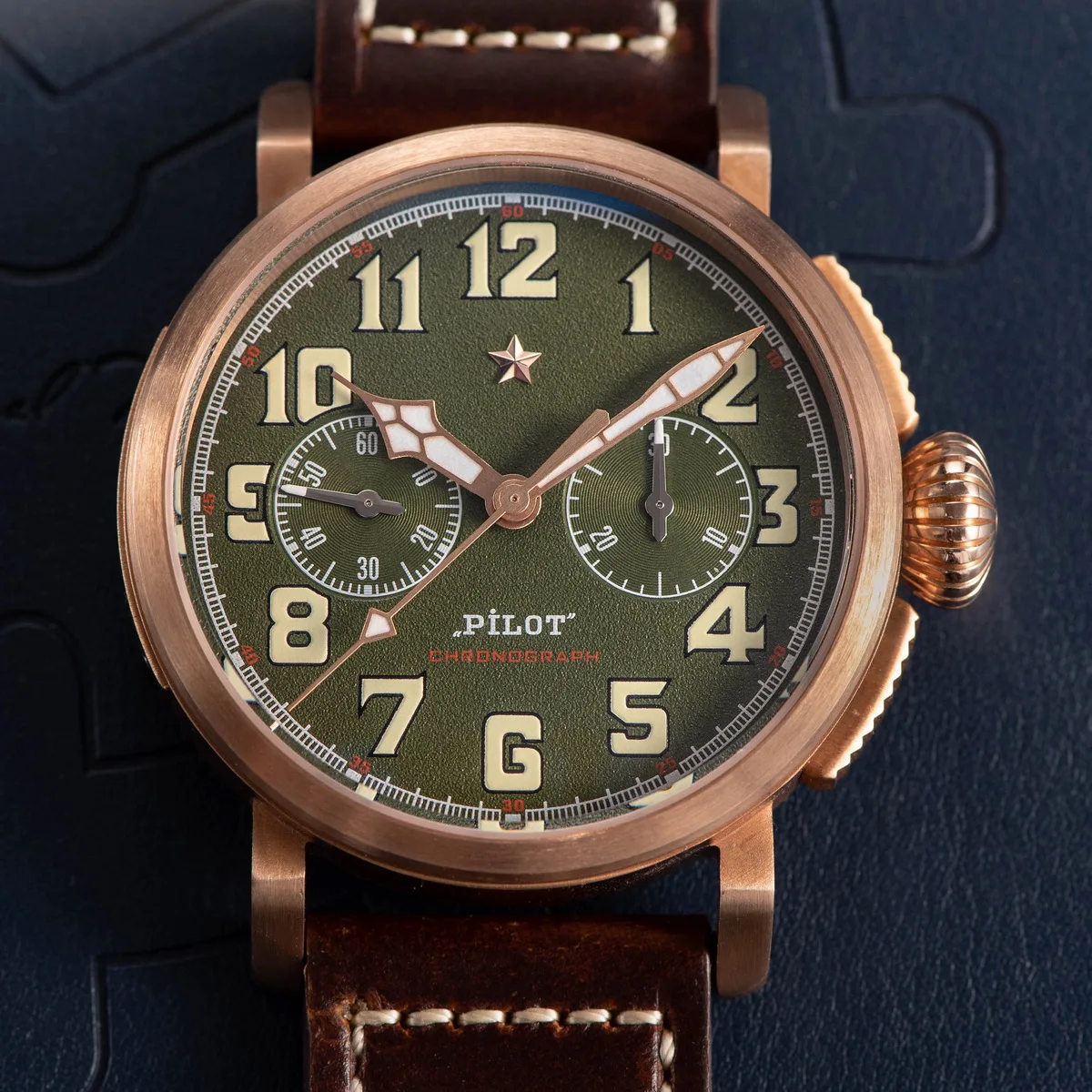 42mm Bronze Mens Watch Mechanical Hand Wind Wristwatch Original ST1901 Movement CuSn8 Case Sapphire BGW9 Luminous Leather Strap