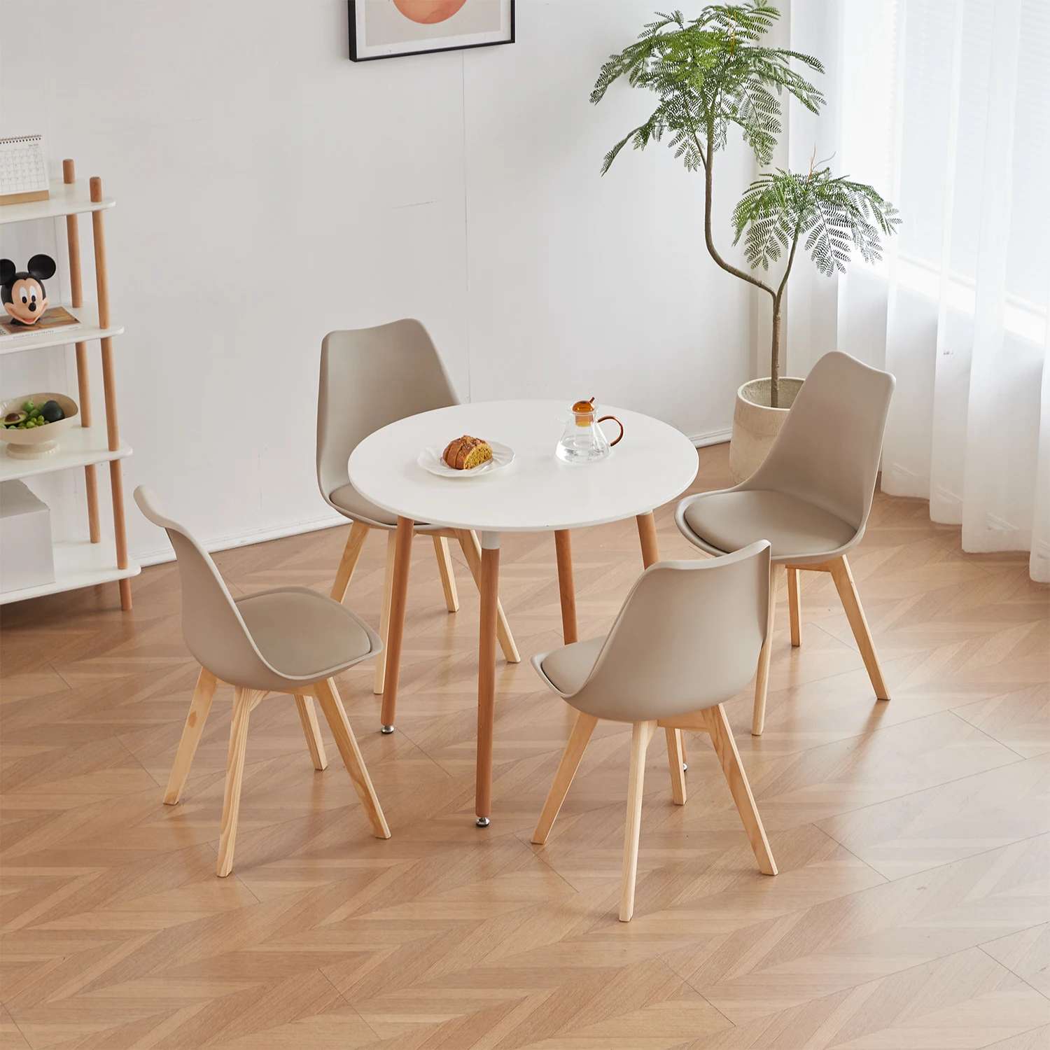 A Set of 2/4/6 Mid-Century Dining Chairs Modern Style Plastic DAW Shell Lounge Chair with Wooden Legs for Kitchen Office Black