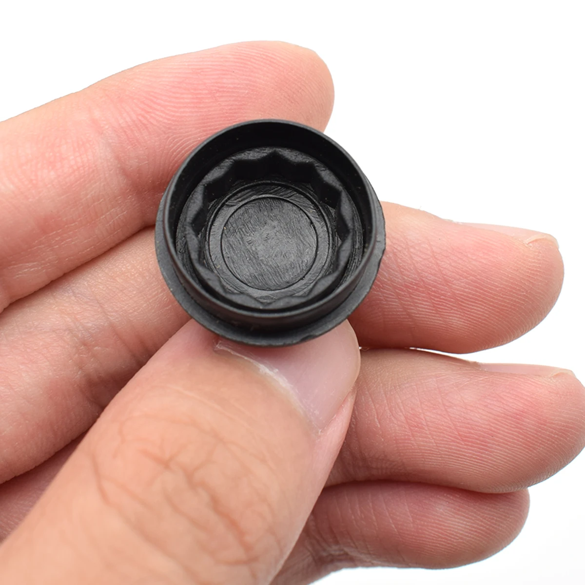2Pcs Car Front Windscreen Wiper Arm Nut Cap Bolt Cover For Audi A1 A2 A4 B5 B6 B7 B8 A6 C4 C5 C6 C7 Q3 Q5 R8 TT OE# 5N0955205