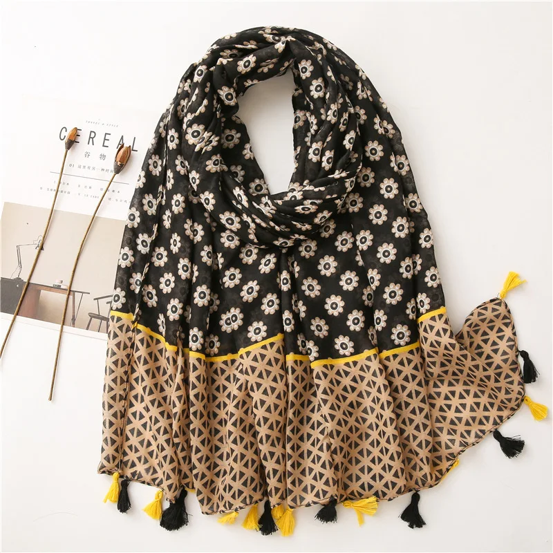 2020 New Fashion Print Summer Women cotton Scarf Polka Dot Beach Hijab Shawls and Wraps Female Foulard Echarpe Designer Bandana