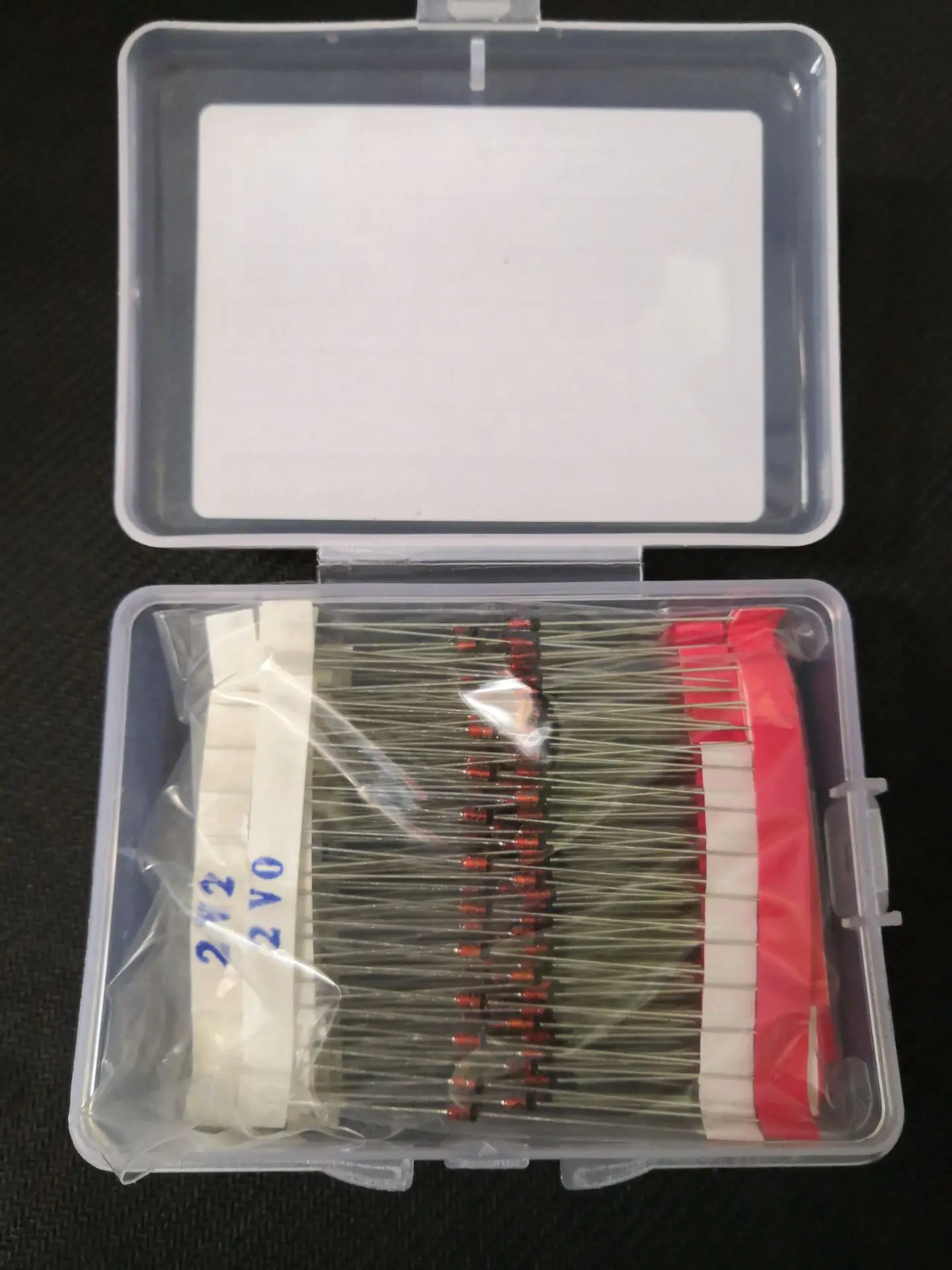 300PCS=30Values*10pcs 2V~39V Diode Kit 0.5W Zener Voltage Regulator 39V 30V 27V 24V 22V 20V 18V 16V 15V 13V 12V 11V 10V..Assort