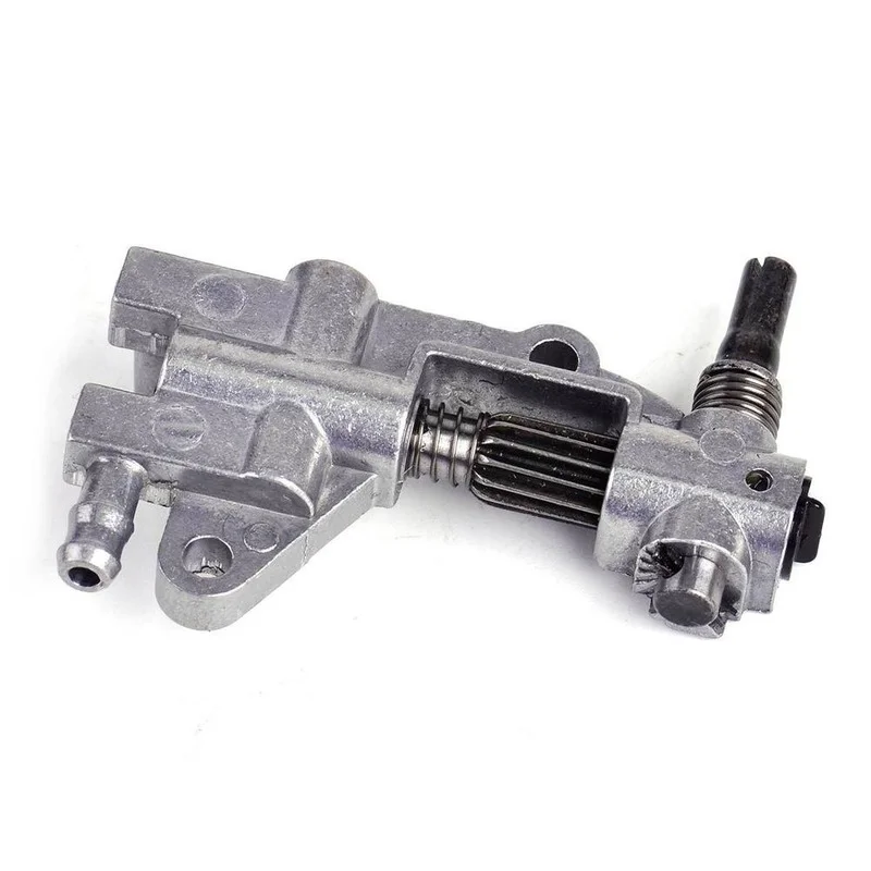 Replacement Chainsaw Parts Oil Pump and Worm for Chinese Chain Saw 45cc 52cc 58cc