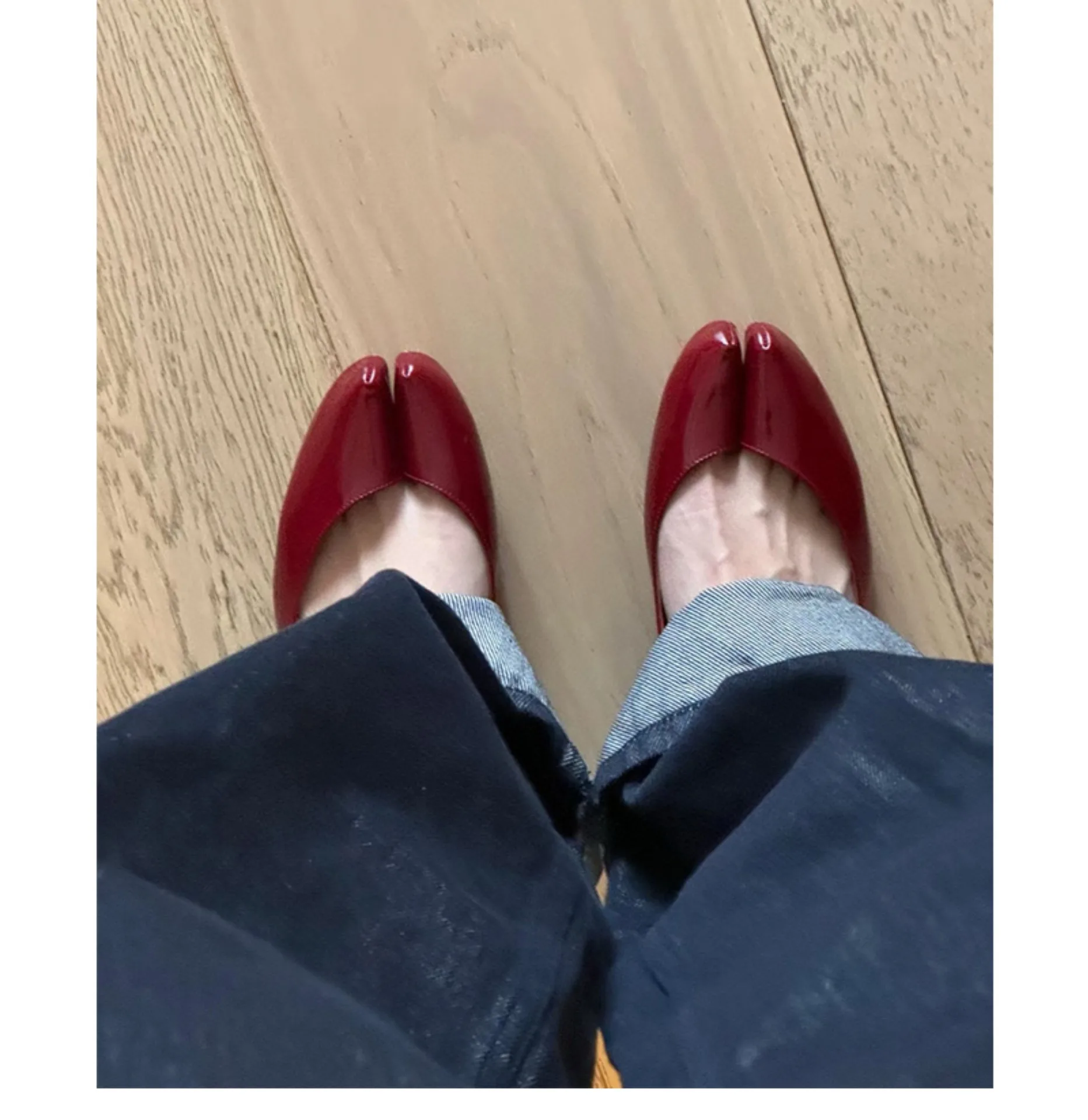 Women Tabi Ninja Ballet Flats Split Toe Mary Janes Patent Leather Party Shallow Mouth Single Shoes Solid Sandals Ladies Loafers