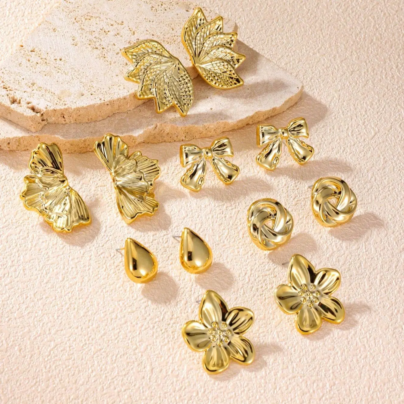 12pcs Fashionable Lightweight CCB Smooth Flower, Bow, Heart Shaped Earring Set, Suitable For Daily Life Or Party Wear,