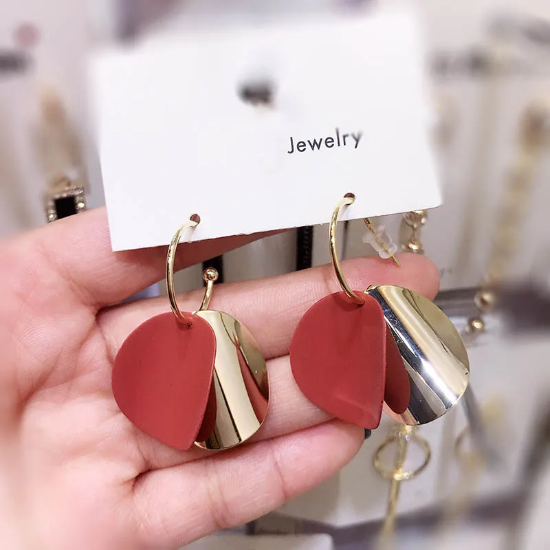 Red Color Women Dangle Earrings Geometric Pendants Gold Color Metal Hook Earrings Long Hang Earrings Pendientes Fashion Jewelry