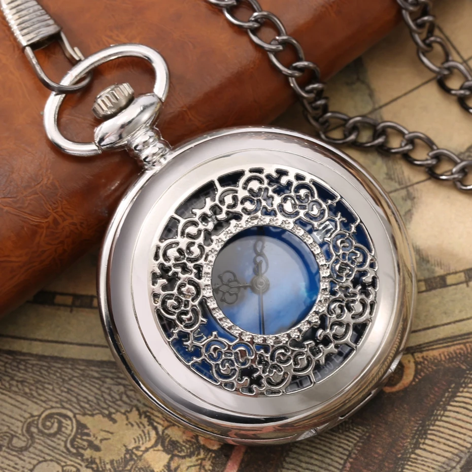 Exquise Starry Blue Dial Pendant Bronze Hollow Case Quartz Pocket Watch Roman Numerals Retro Watches Souvenir Gift for Men Women