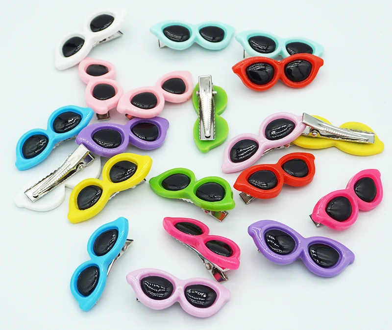 10 Pieces Plastic Pet Hair Clips Sunglasses Shape Hairpin For Small Dog 10 Colors Cute Heart Shape Dog Grooming Hair Accessories