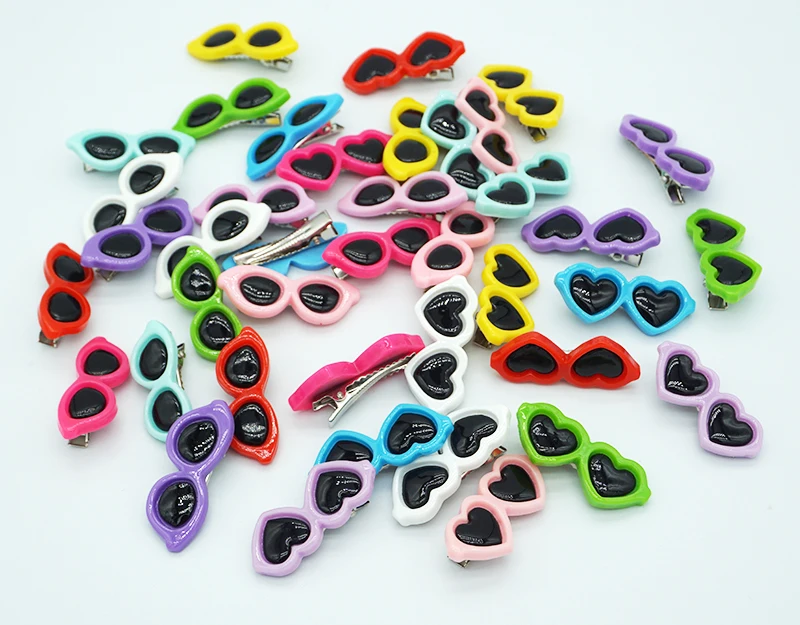 10 Pieces Plastic Pet Hair Clips Sunglasses Shape Hairpin For Small Dog 10 Colors Cute Heart Shape Dog Grooming Hair Accessories