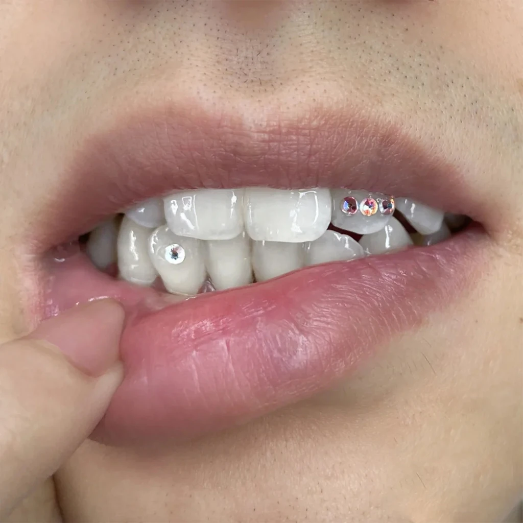 3/4/50pcs Dental Diamond Crystal Teeth Whitening Studs Acrylic Tooth Ornaments Tooth Gems Jewelry Tooth Decoration Material
