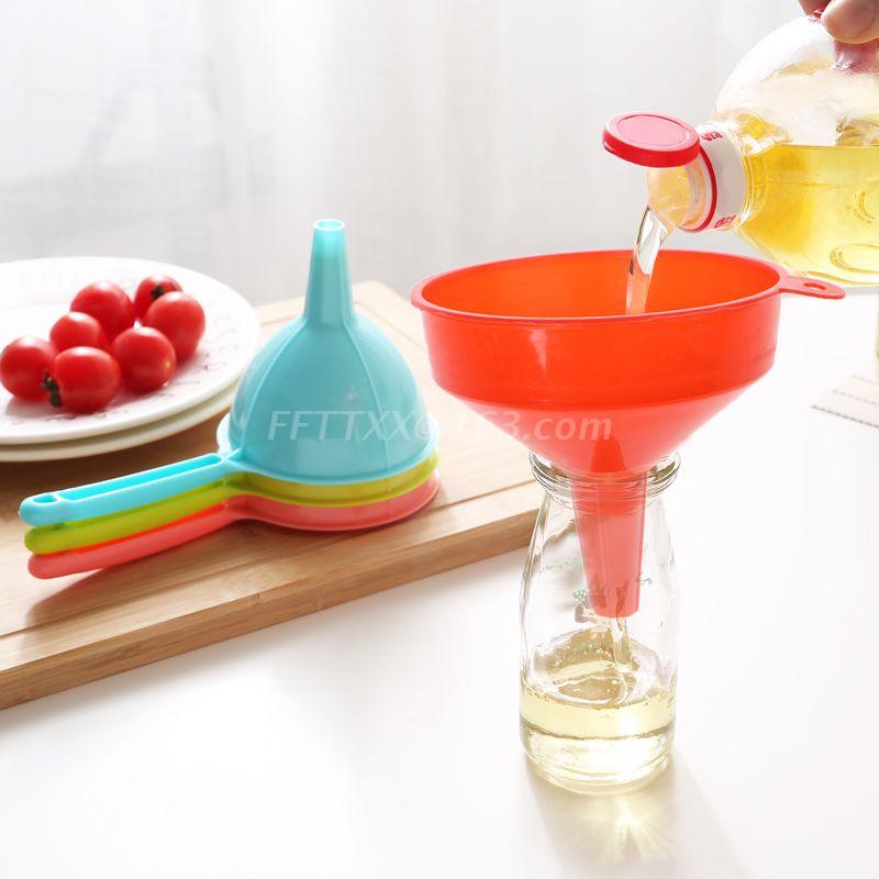 17.5X14.5cm Plastic Filling Funnel Spout Pour Oil Tool Petrol Car Styling For Car Motorcycle Vehicle
