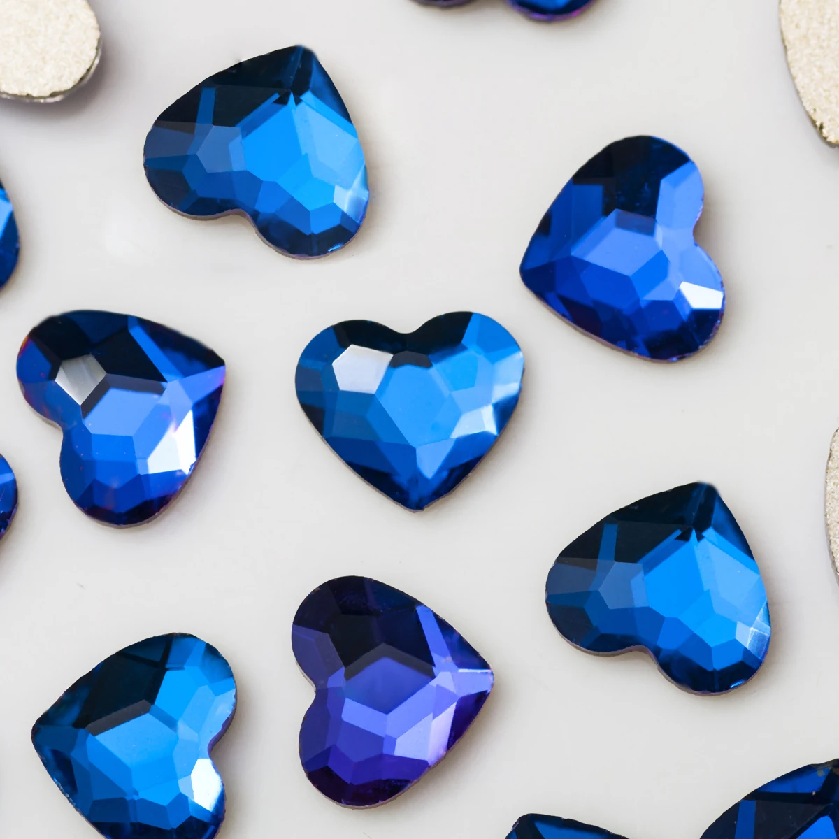 5.5x6mm 20pcs Heart Shape Nail Art Rhinestones Korean Fashion Flatback Strass 3D Crystal Stones for DIY Nail Charms Decoration