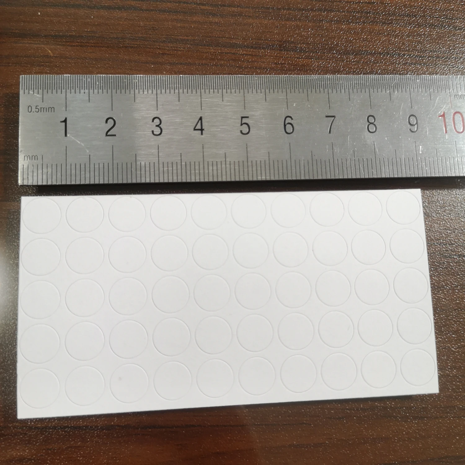 Water Sensitive Security Label Round Color Changing Sticker Turn Red When Get Wet Electronic Device Potential Damage Indicator
