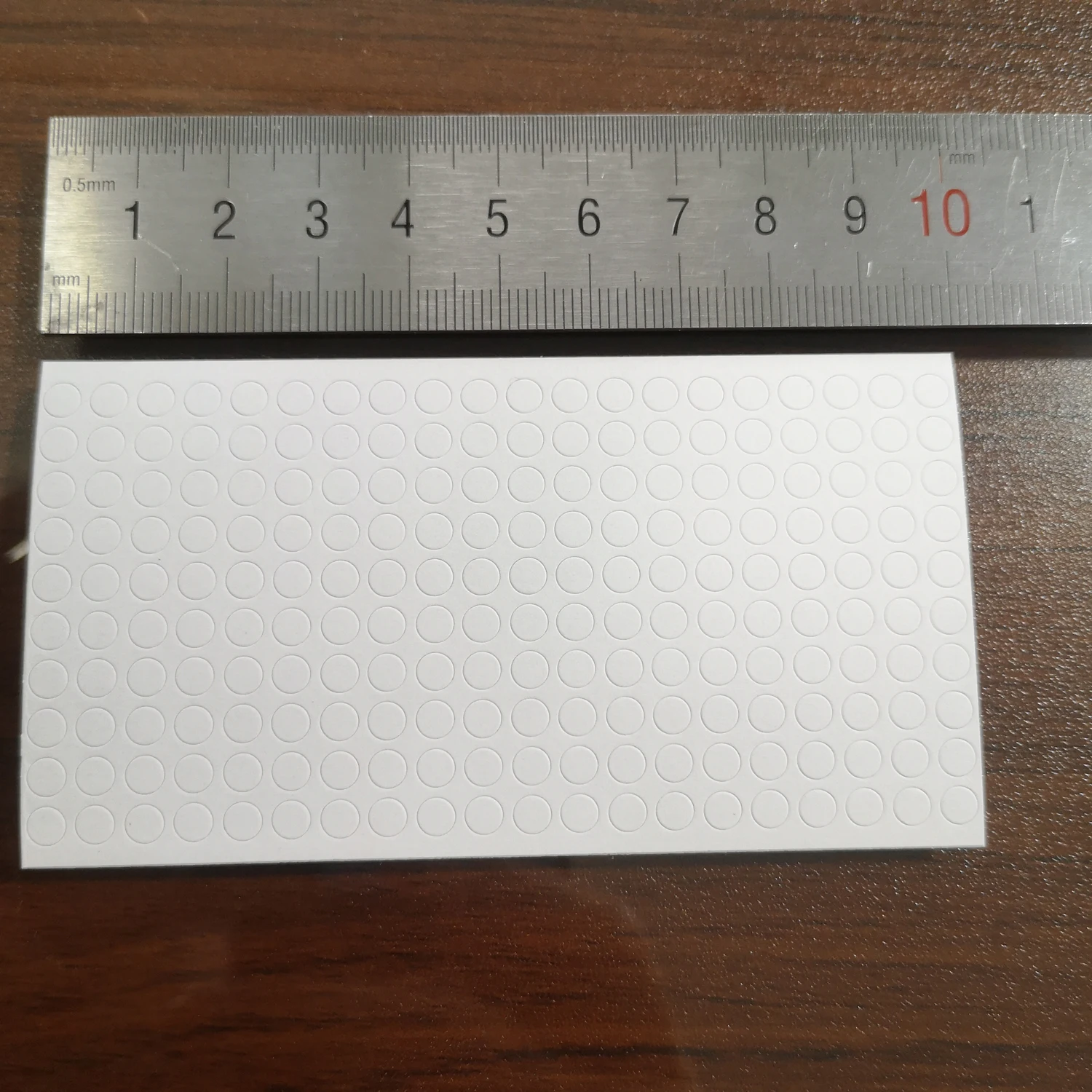 Water Sensitive Security Label Round Color Changing Sticker Turn Red When Get Wet Electronic Device Potential Damage Indicator