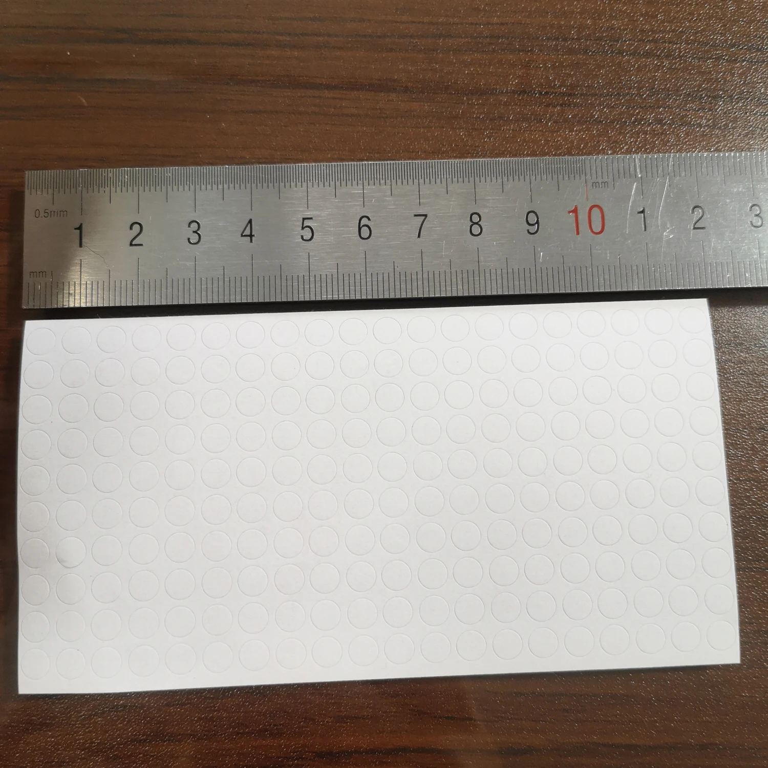 Water Sensitive Security Label Round Color Changing Sticker Turn Red When Get Wet Electronic Device Potential Damage Indicator