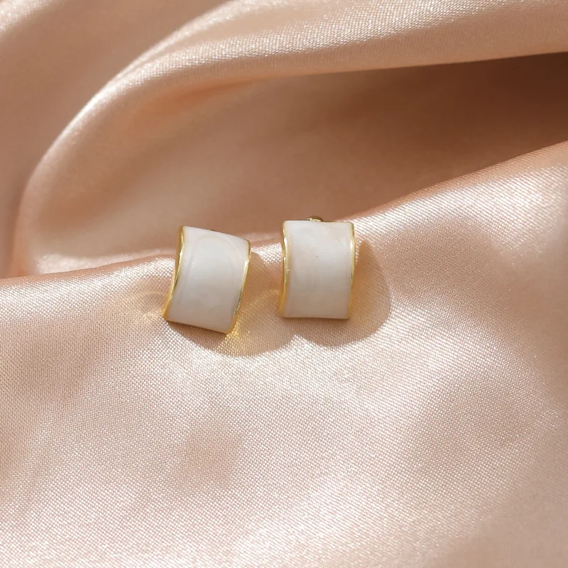 White Color Flower Dangle Earrings for Women Heart Flower Round Leaf Triangle Pearl Bowknot Round Earring Jewelry Brincos