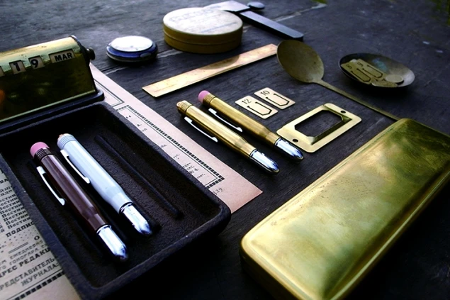 Fromthenon Traveler's Brass Pencil Metal Stationery Retro Travel Stationery Series Pictures Props Pencils for School
