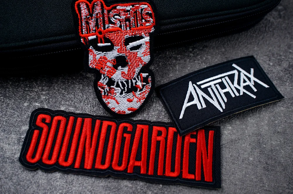 ROCK BAND Iron On Patches Cloth Mend Decorate Clothes Apparel Sewing Decoration Applique Badges Heavy Metal MUSIC