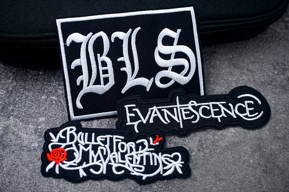 ROCK BAND Iron On Patches Cloth Mend Decorate Clothes Apparel Sewing Decoration Applique Badges Heavy Metal MUSIC